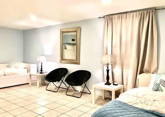 The Ultimate Escape. Unpack, Relax, Enjoy!sleeps14 Casa vacanze