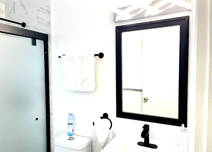 The Ultimate Escape. Unpack, Relax, Enjoy!sleeps14 *