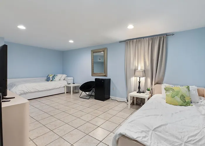 The Ultimate Escape. Unpack, Relax, Enjoy!sleeps14 Casa vacanze Elmhurst